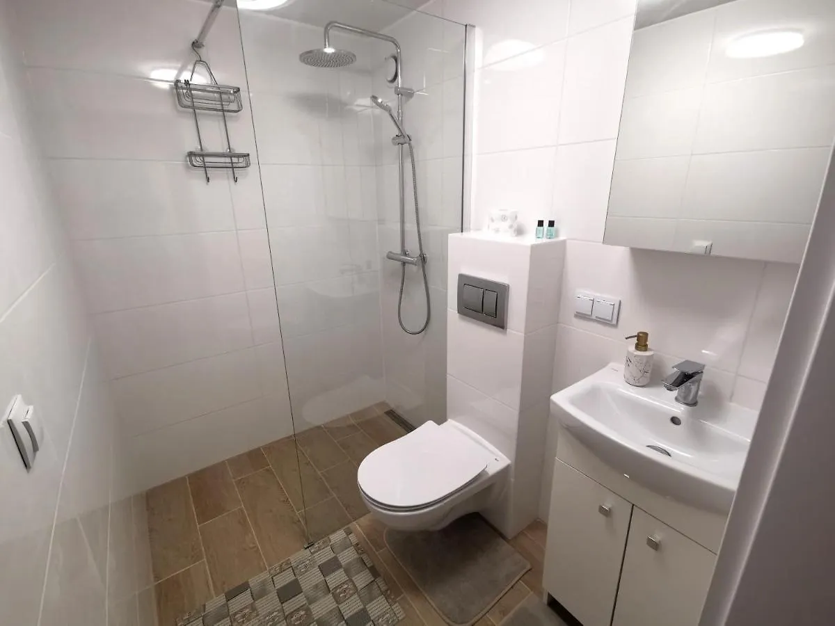 Apartment 2 Min To Subway, Good Localisation, Batorego 16 A17 Warsaw Poland